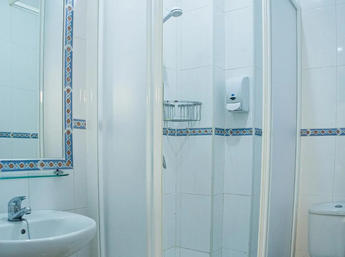 Punta Umbría Hostal Patio Andaluz בית הארחה Punta Umbría