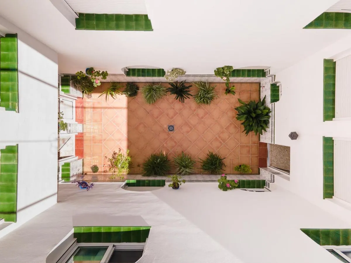 Punta Umbría Hostal Patio Andaluz בית הארחה Punta Umbría