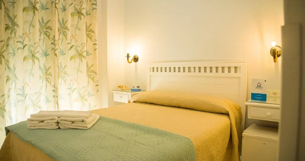 ***** בית הארחה Punta Umbría Hostal Patio Andaluz ספרד