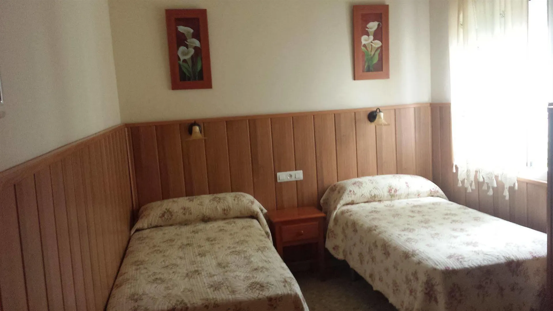 Punta Umbría Hostal Patio Andaluz בית הארחה Punta Umbría